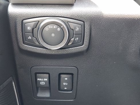 Used 2018 Ford F150 Lariat w/ Equipment Group 502A Luxury AWD/4WD image 22