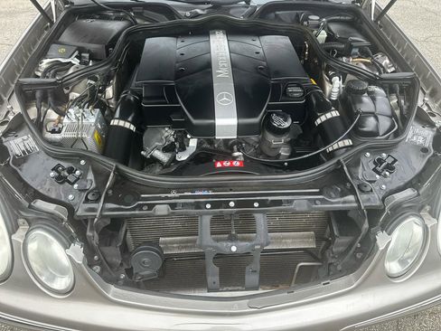 Used 2005 Mercedes-Benz E 320 Sedan image 28