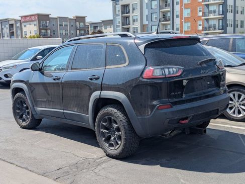 Used 2019 Jeep Cherokee Trailhawk AWD/4WD image 6