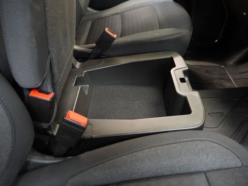 Used 2024 Chevrolet Silverado 1500 LT w/ Convenience Package II image 33