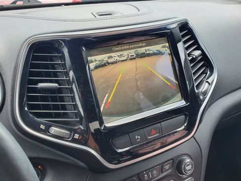 Used 2019 Jeep Cherokee Limited AWD/4WD image 11