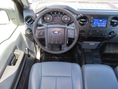 Used 2015 Ford F250 XL RWD image 9