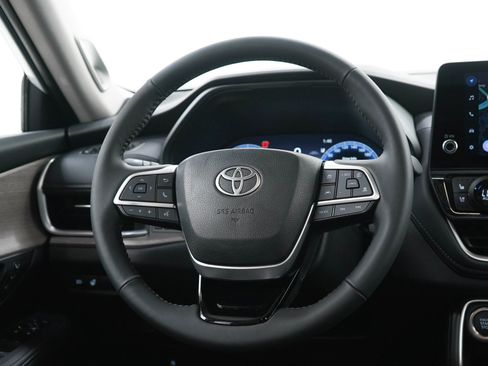 Used 2026 Toyota Grand Highlander AWD image 19