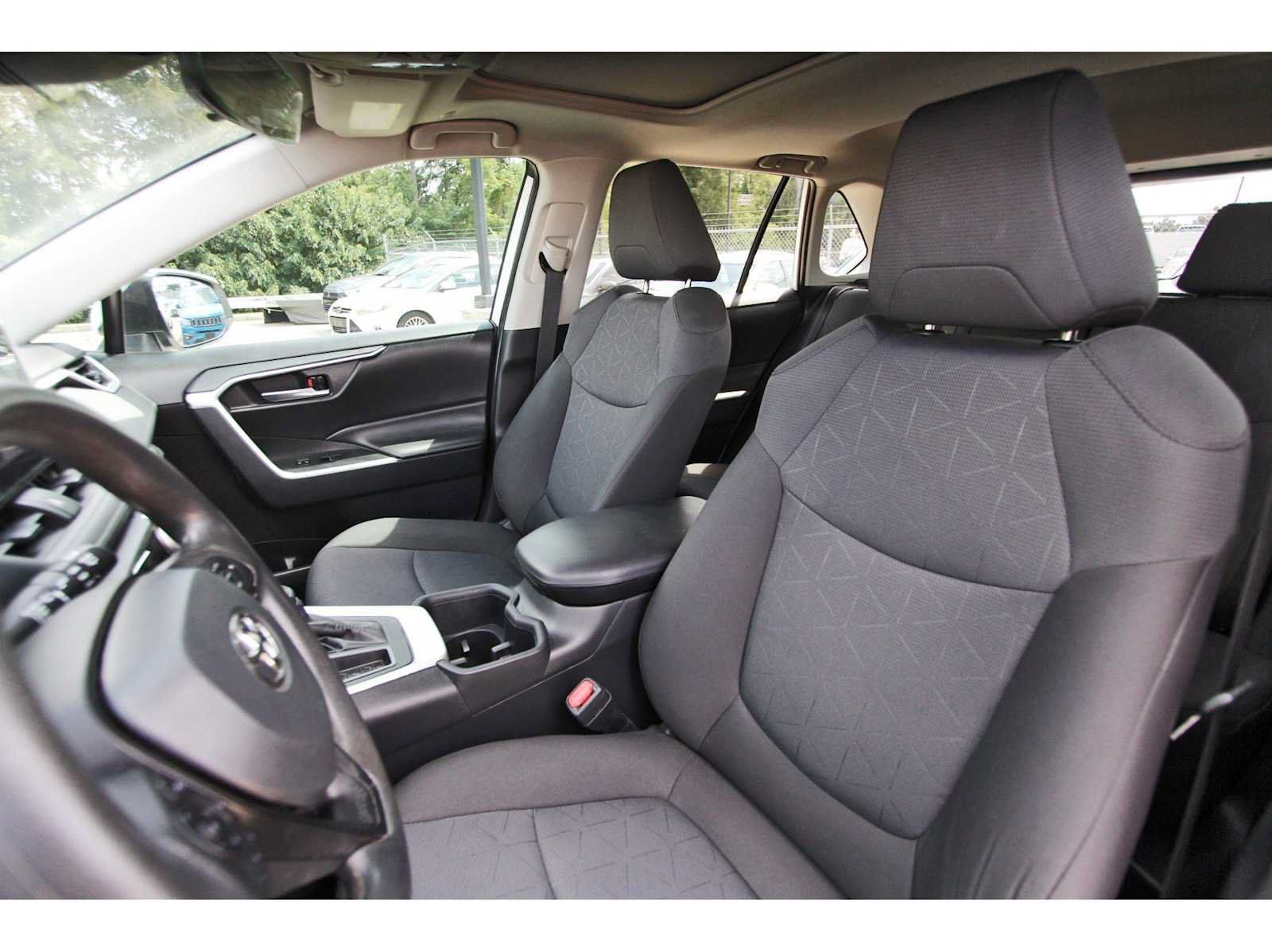 Used 2024 Toyota RAV4 XLE w/ Convenience Package FWD image 11