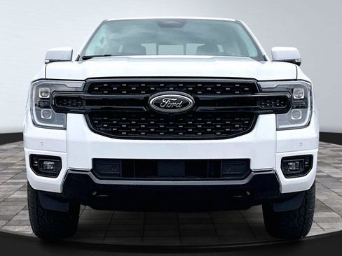 Used 2025 Ford Ranger Lariat w/ FX4 Off-Road Package image 2