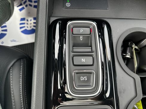 Used 2025 Honda Pilot Touring image 26