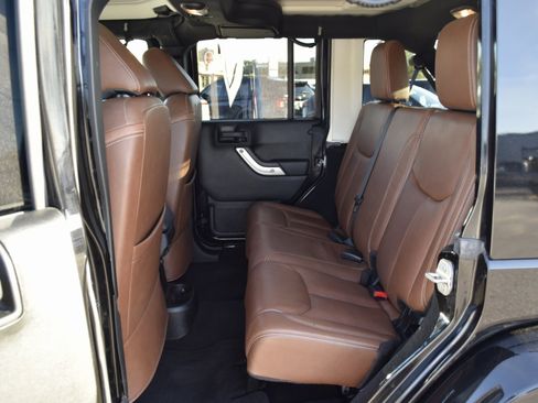 Used 2018 Jeep Wrangler Unlimited Sahara w/ Connectivity Group image 20