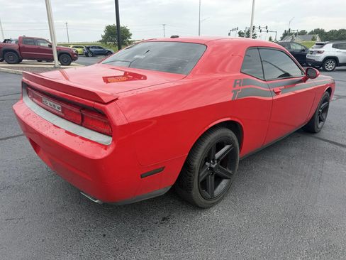 Used 2014 Dodge Challenger R/T RWD image 4