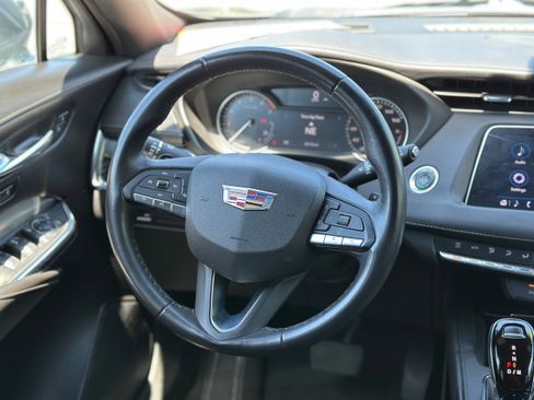 Used 2023 Cadillac XT4 Premium Luxury image 15