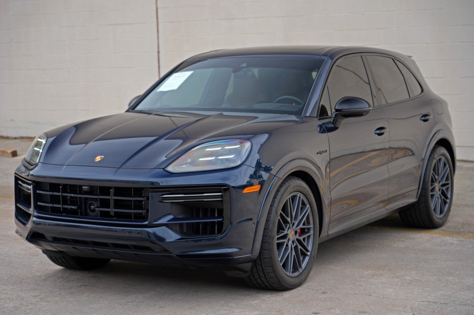 Used 2024 Porsche Cayenne Turbo AWD/4WD image 54