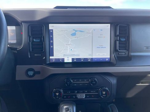 Used 2023 Ford Bronco Wildtrak image 7