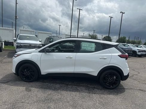 New 2027 Chevrolet Bolt RS w/ Super Cruise Package FWD image 6