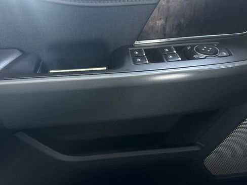 Used 2022 Ford F150 Lightning Lariat image 13