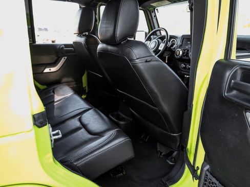 Used 2017 Jeep Wrangler Unlimited Rubicon image 37