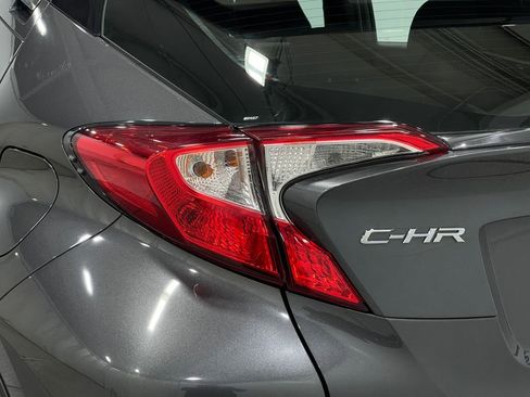 Used 2018 Toyota C-HR XLE image 32