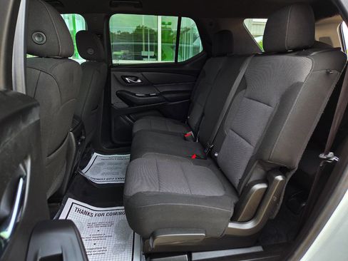 Used 2022 Chevrolet Traverse LT w/ Midnight/Sport Edition image 14