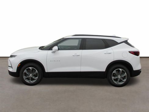 Used 2024 Chevrolet Blazer LT w/ Convenience Package FWD image 2