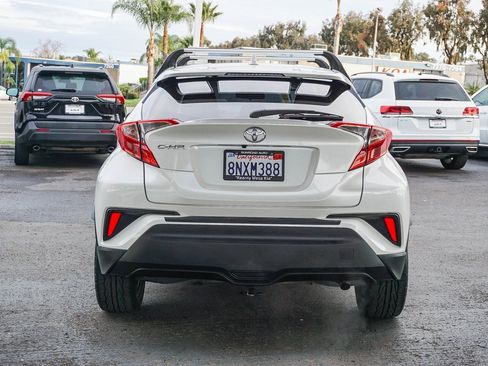 Used 2020 Toyota C-HR XLE image 6
