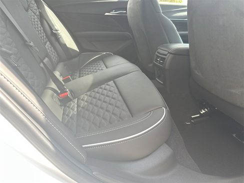 New 2026 Cadillac CT4 V Blackwing w/ Carbon Fiber 1 Package image 33