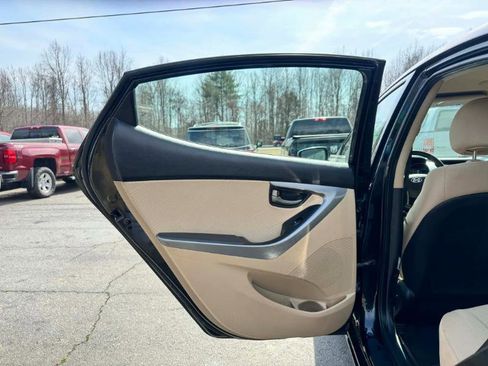 Used 2013 Hyundai Elantra GLS w/ Preferred Pkg image 11