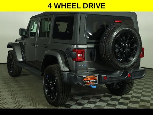 Used 2023 Jeep Wrangler Unlimited Sahara w/ Cold Weather Group AWD/4WD image 5