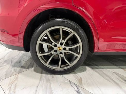 Used 2021 Porsche Cayenne S image 44