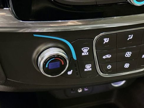 Used 2023 Chevrolet Traverse LT image 22