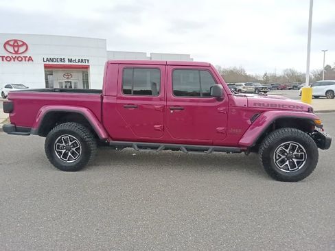 Used 2024 Jeep Gladiator Rubicon image 2