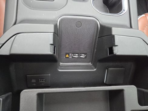 Used 2025 GMC Sierra 1500 Denali Ultimate image 13