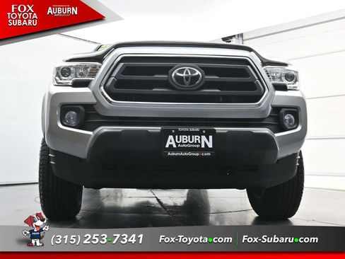 Used 2021 Toyota Tacoma SR5 AWD/4WD image 23