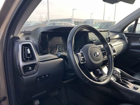 Certified 2021 Kia Sorento S w/ Panoramic Sunroof Package image 10