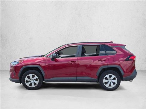 Used 2021 Toyota RAV4 LE FWD image 8