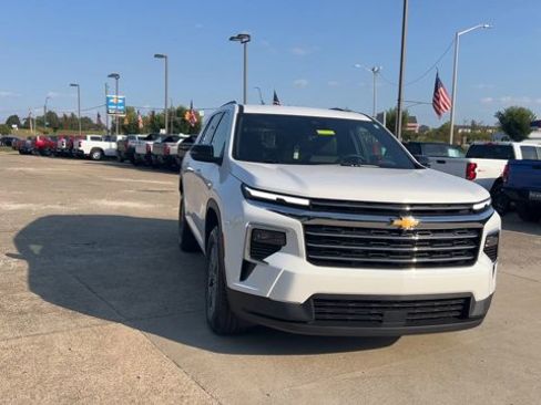 New 2025 Chevrolet Traverse LT w/ LPO, Floor Liner Package image 3