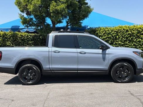 New 2026 Honda Ridgeline Black Edition image 3