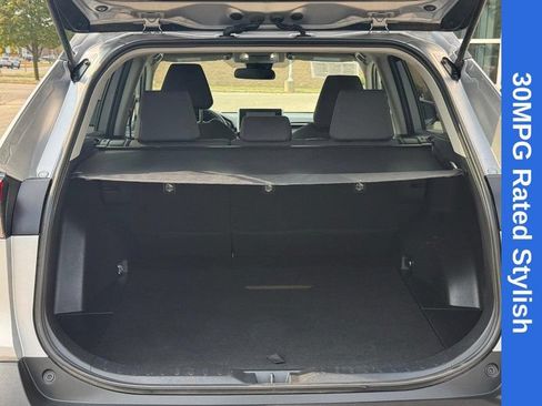 Used 2024 Toyota RAV4 XLE FWD image 9