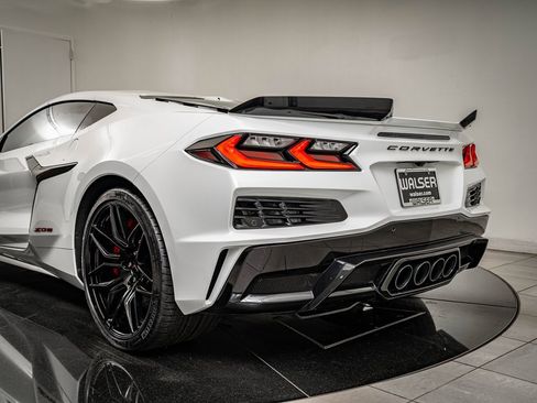 Used 2023 Chevrolet Corvette Z06 image 7