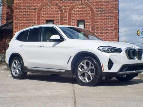 Used 2022 BMW X3 sDrive30i w/ Convenience Package RWD image 3