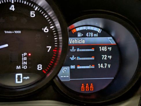 Used 2025 Porsche Macan image 30