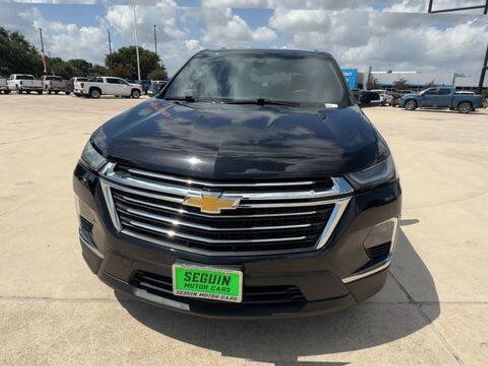 Used 2023 Chevrolet Traverse LT w/ LPO, Cargo Package AWD/4WD image 3
