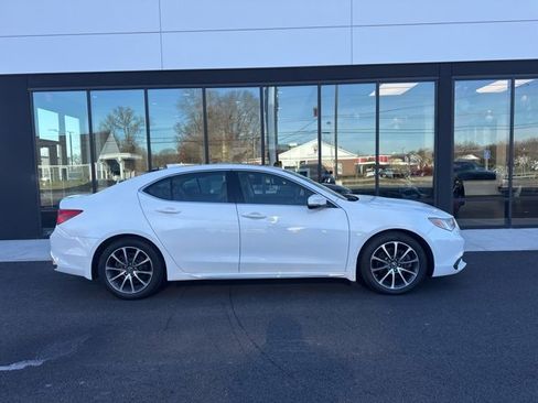 Used 2018 Acura TLX V6 w/ Technology Package image 2
