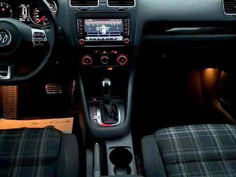 Used 2011 Volkswagen Golf 4-Door image 19