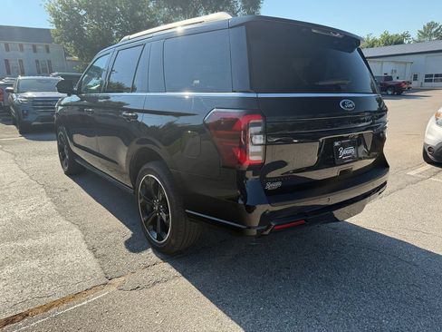 Used 2023 Ford Expedition Limited AWD/4WD image 7