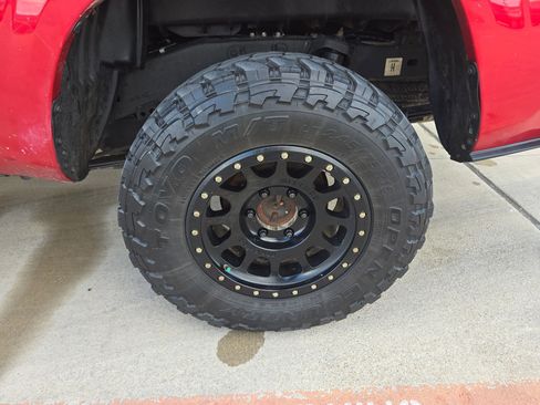 Used 2020 Toyota Tacoma SR image 30