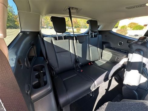 Used 2019 Subaru Ascent Limited image 18