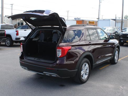 Used 2022 Ford Explorer XLT w/ Equipment Group 202A AWD/4WD image 7