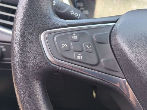 Used 2017 Chevrolet Malibu LT FWD image 22