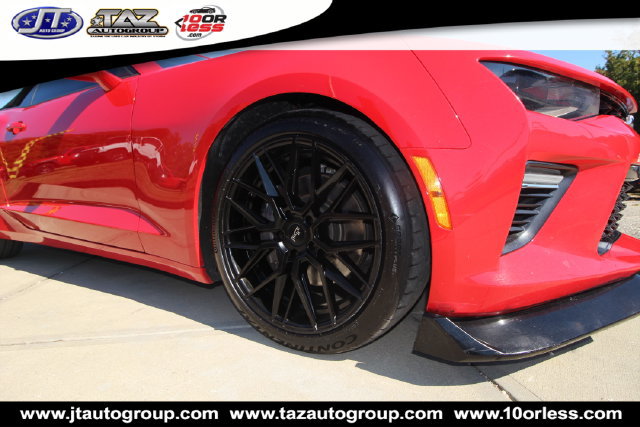 Used 2018 Chevrolet Camaro SS RWD image 9