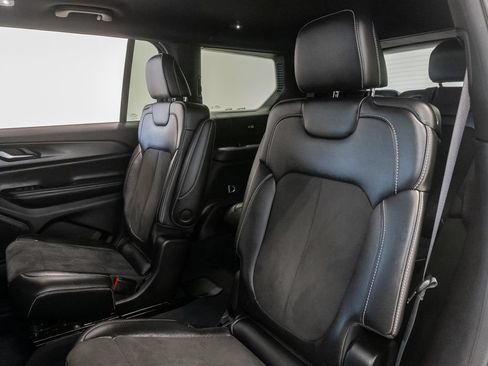 Certified 2023 Jeep Grand Cherokee L Laredo AWD/4WD image 23