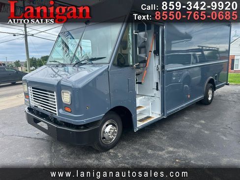 Used 2019 Ford E-450 and Econoline 450 Super Duty RWD image 1