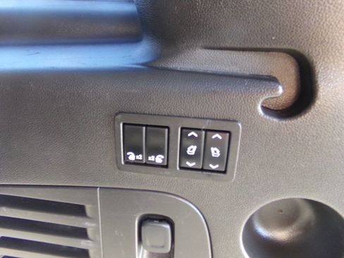 Used 2015 Chevrolet Suburban LTZ image 20